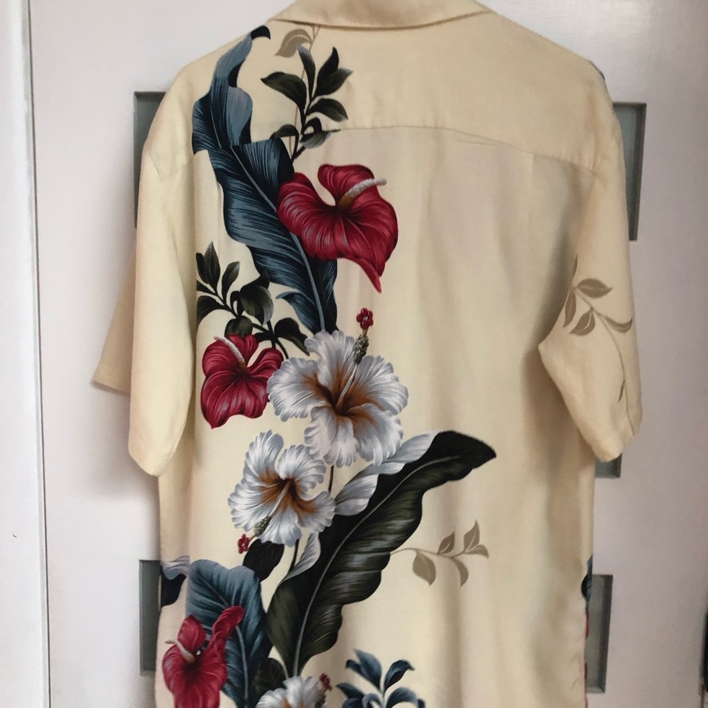 Iolani Hawaii Men's Cream 100% Rayon Floral Shirt Medium - Picture 4 of 4